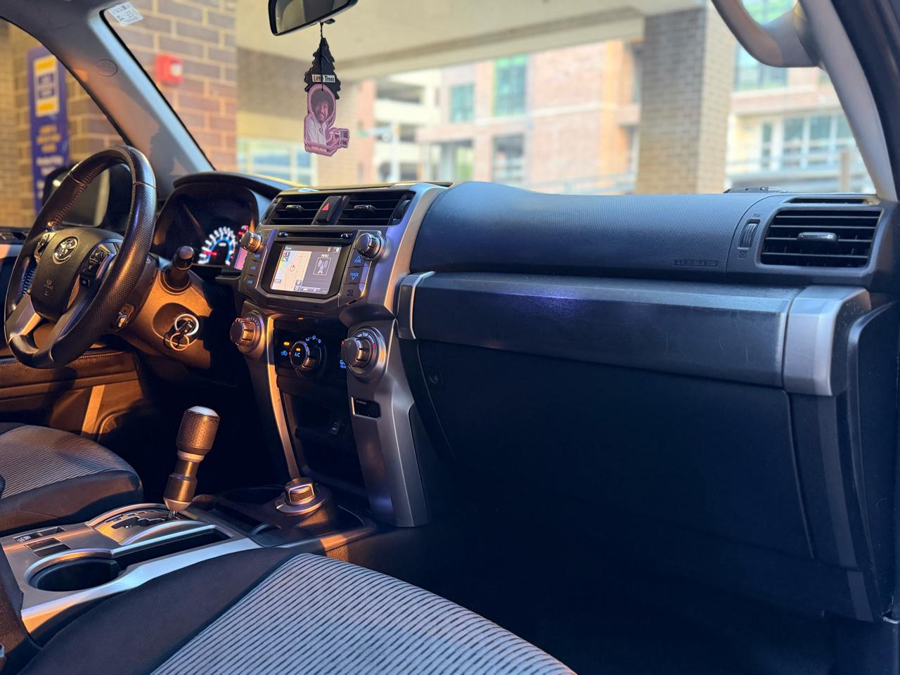 Toyota 4Runner SR5 4WD 2015