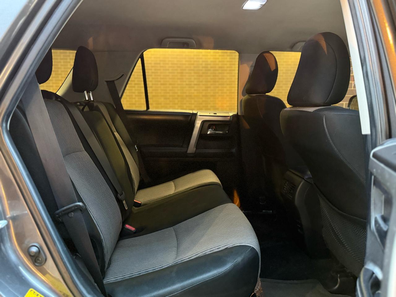 Toyota 4Runner SR5 4WD 2015