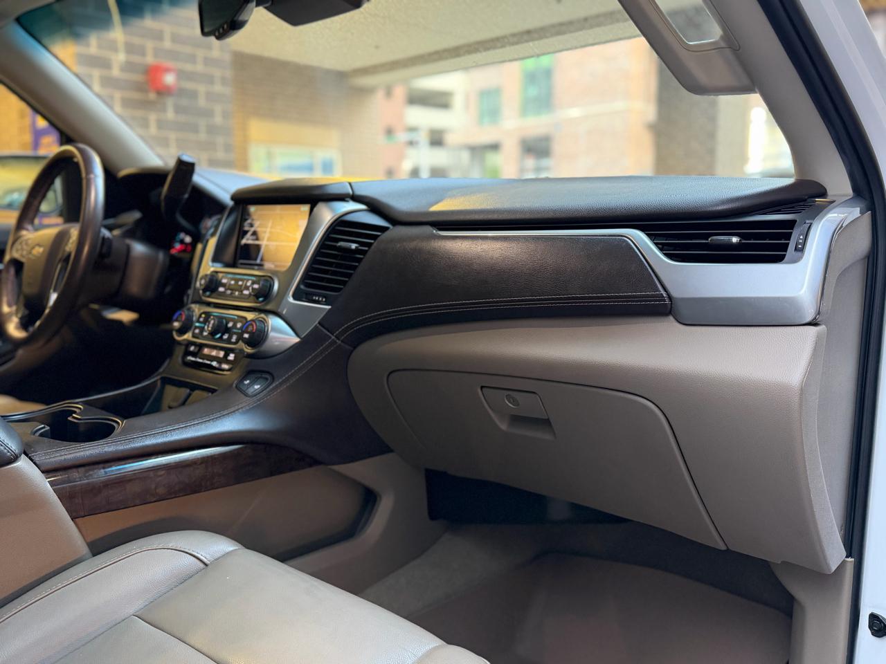 Chevrolet Suburban LT 4WD 2017