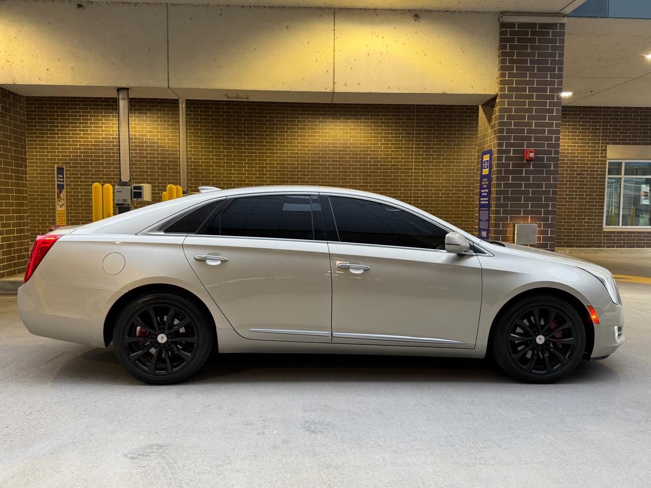 Cadillac XTS Luxury AWD 2015