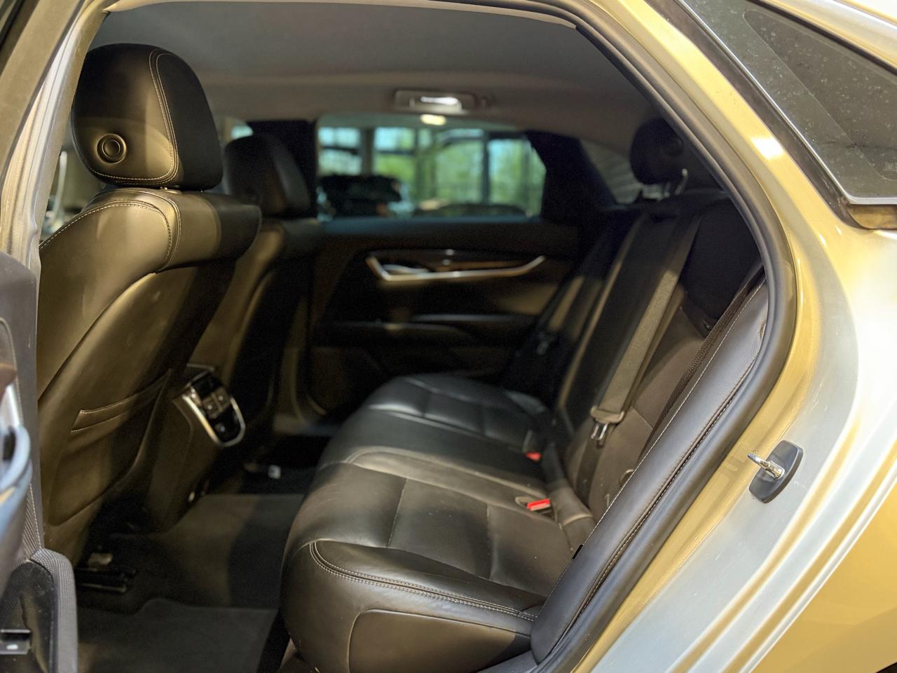 Cadillac XTS Luxury AWD 2015