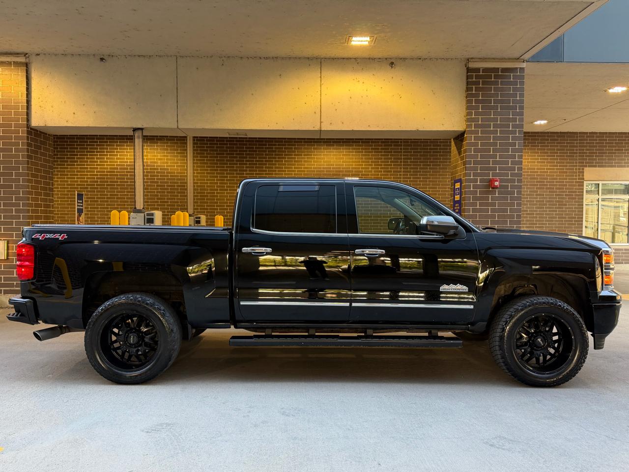 Chevrolet Silverado 1500 High Country Crew Cab 4WD 2015