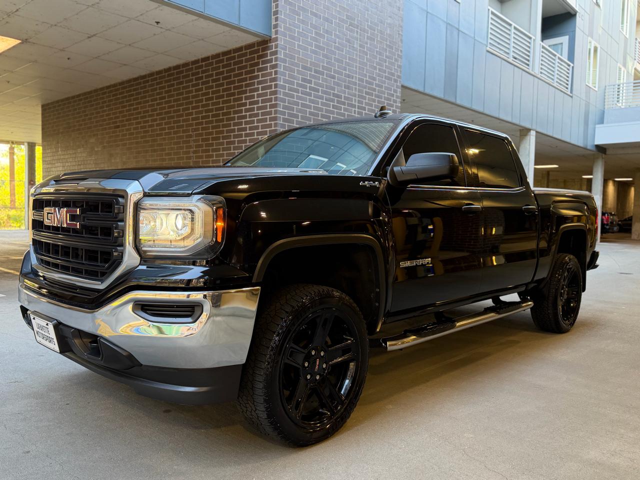 GMC Sierra 1500 Base Crew Cab Short Box 4WD 2017