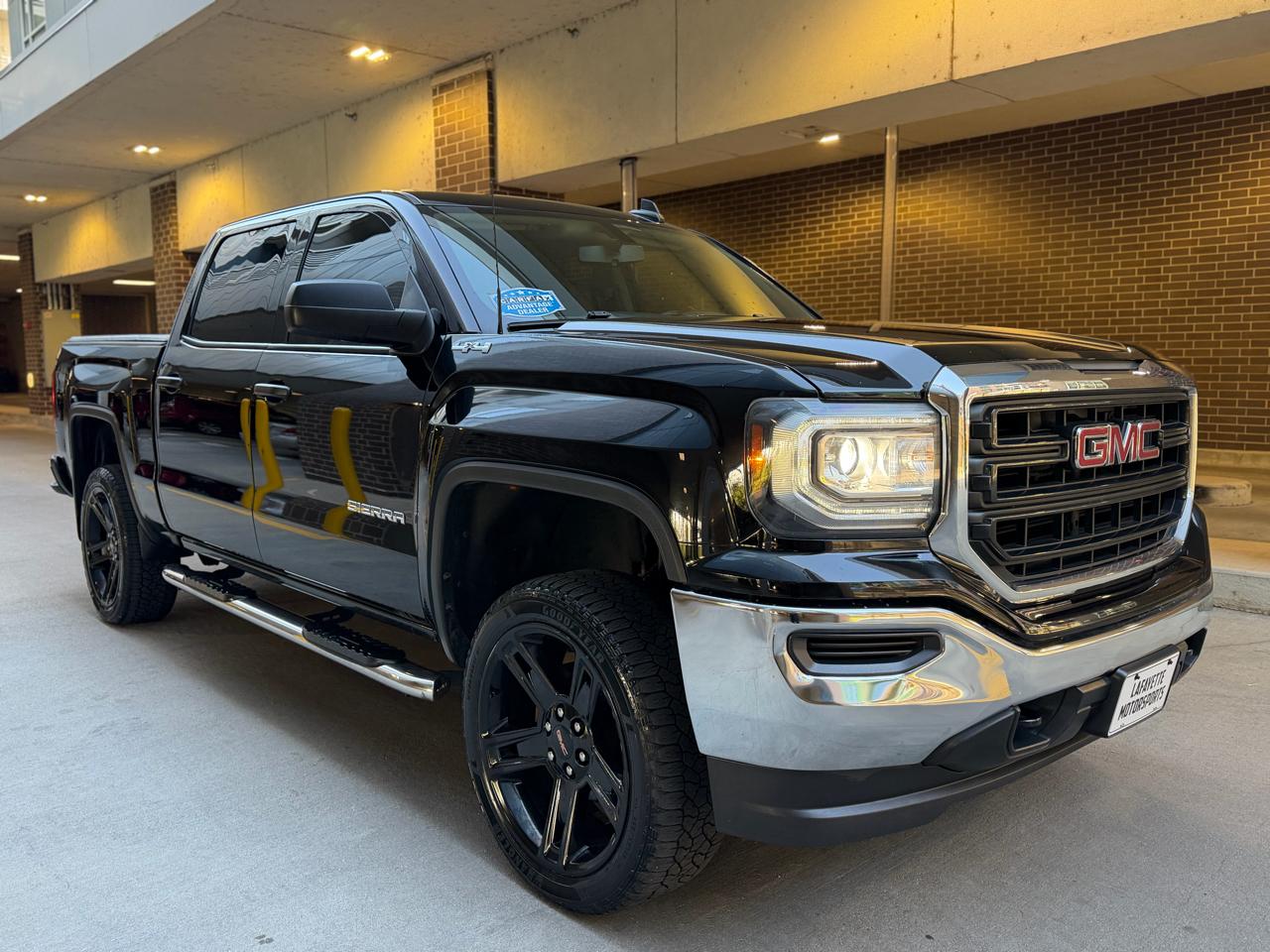 GMC Sierra 1500 Base Crew Cab Short Box 4WD 2017