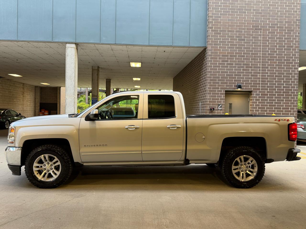 Chevrolet Silverado 1500 LT Double Cab 4WD 2017