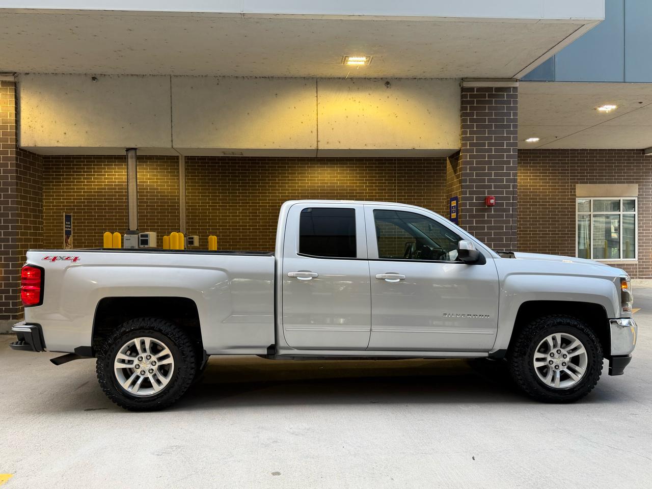 Chevrolet Silverado 1500 LT Double Cab 4WD 2017