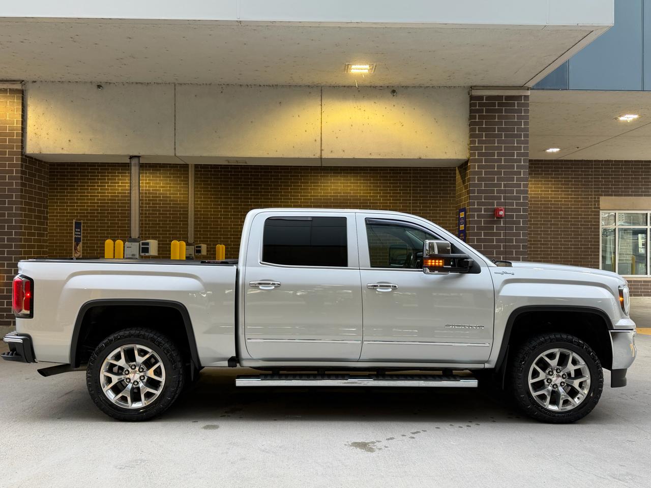 GMC Sierra 1500 SLT Crew Cab Short Box 4WD 2016