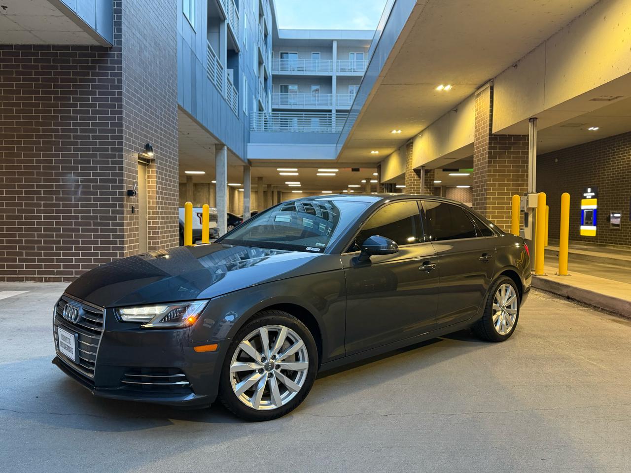 Audi A4 2.0T Premium quattro Sedan 2017