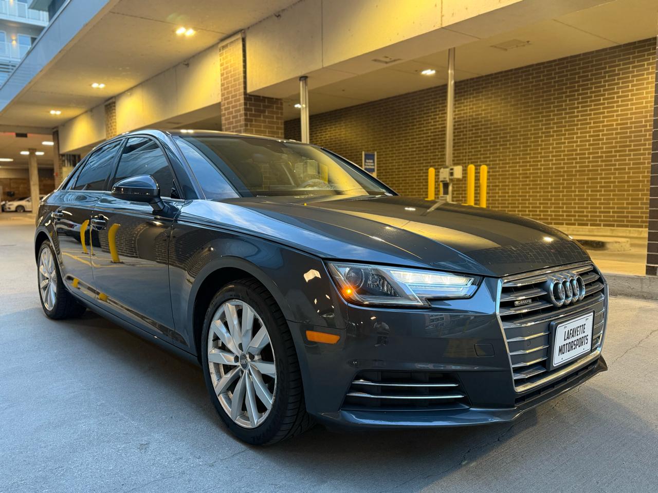Audi A4 2.0T Premium quattro Sedan 2017