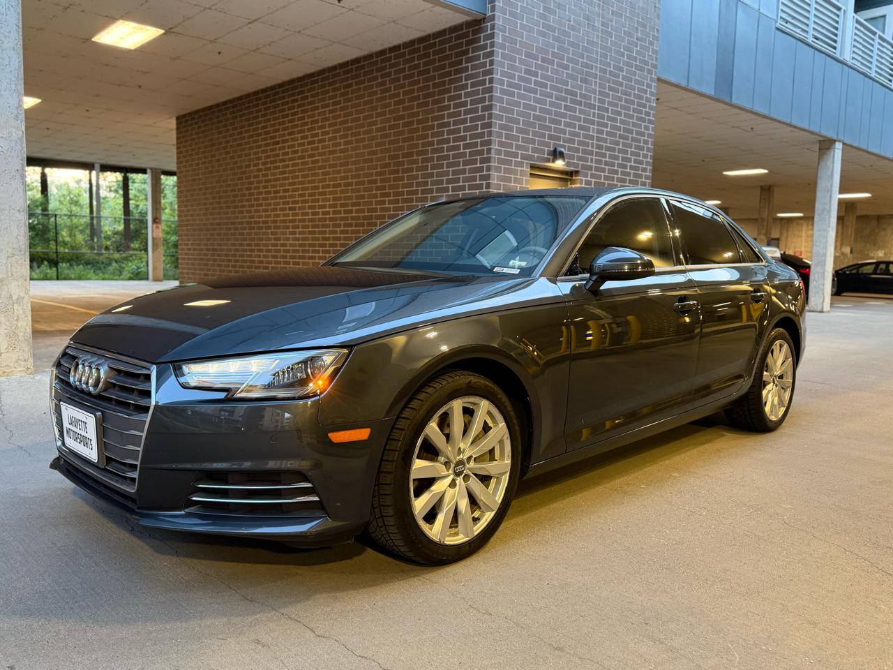 Audi A4 2.0T Premium quattro Sedan 2017