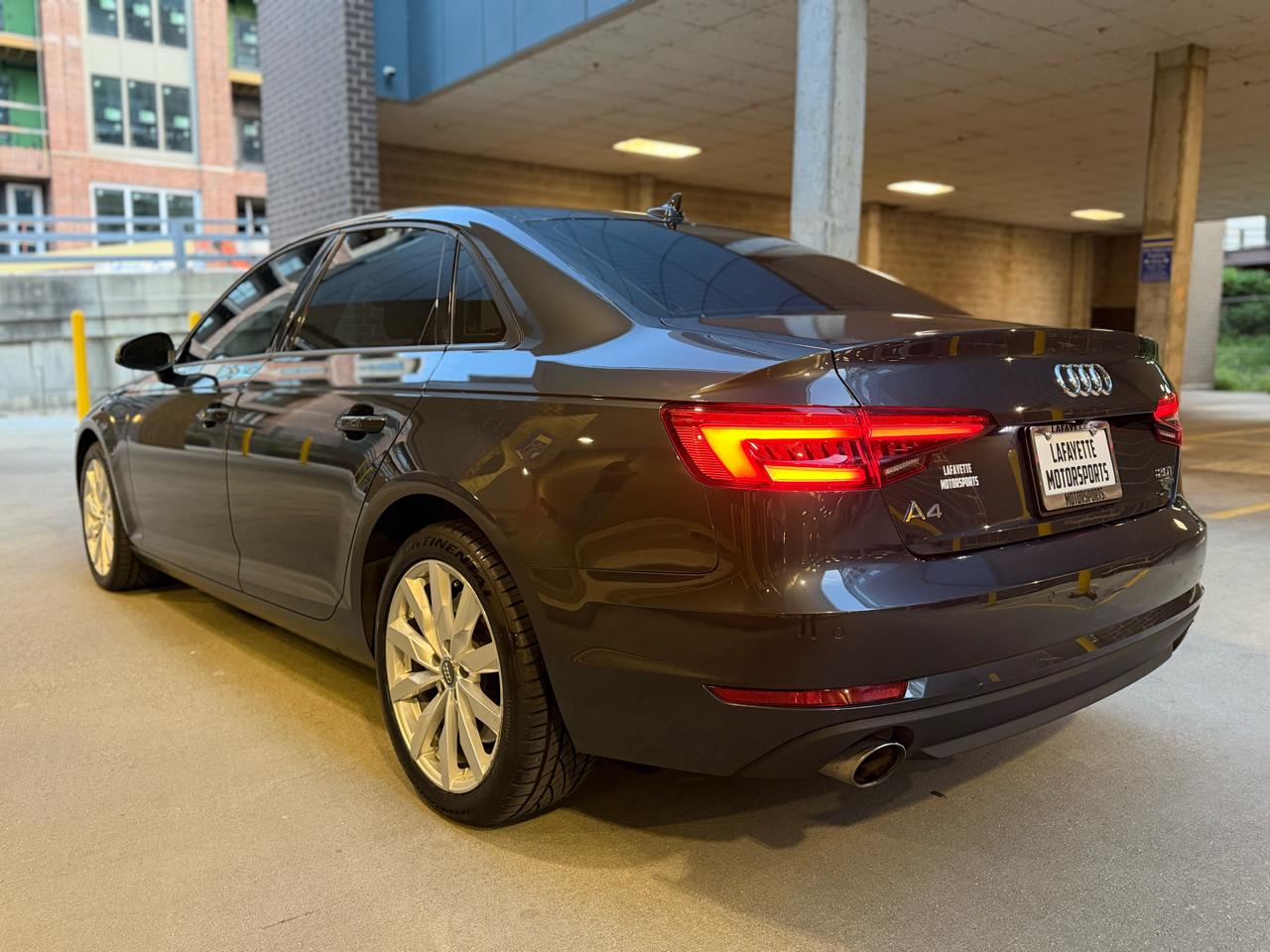 Audi A4 2.0T Premium quattro Sedan 2017