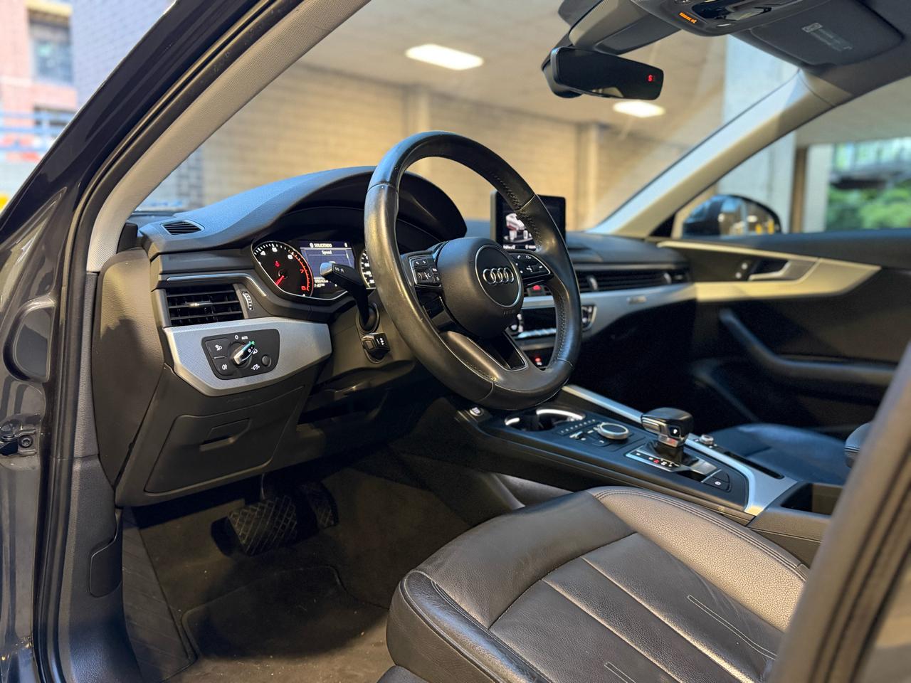 Audi A4 2.0T Premium quattro Sedan 2017