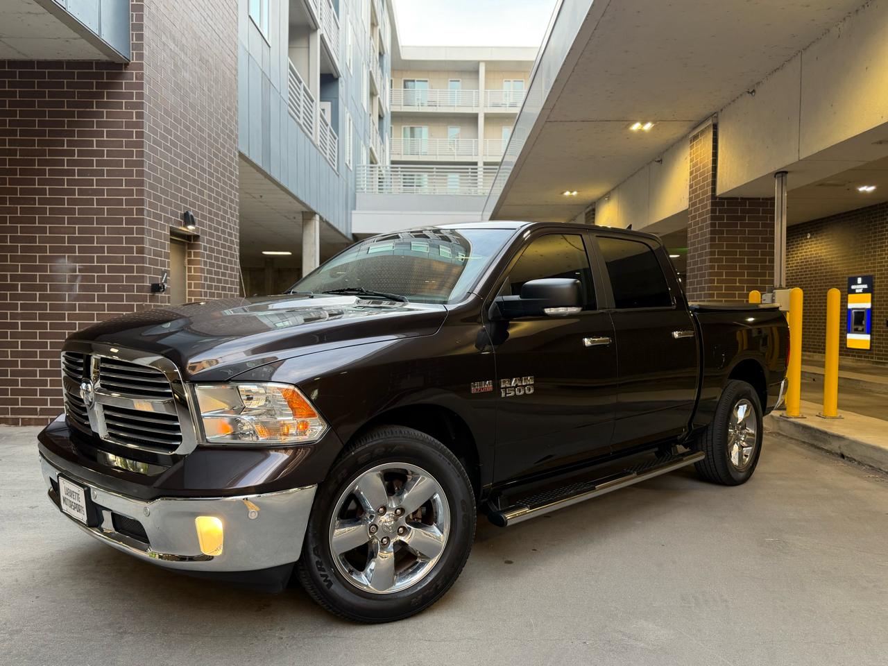 RAM 1500 SLT Crew Cab SWB 4WD 2017