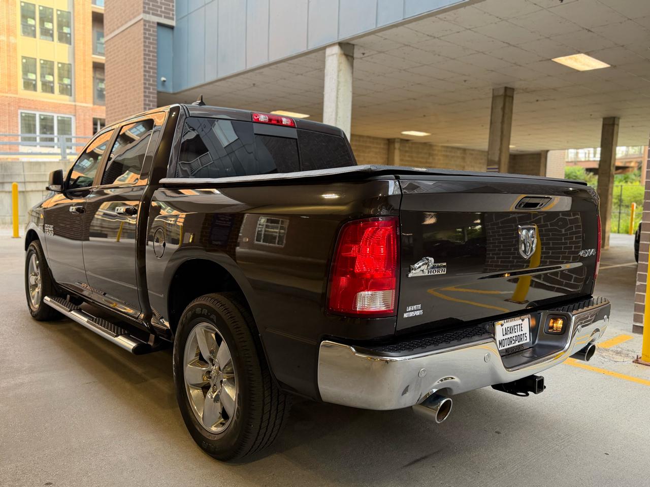 RAM 1500 SLT Crew Cab SWB 4WD 2017