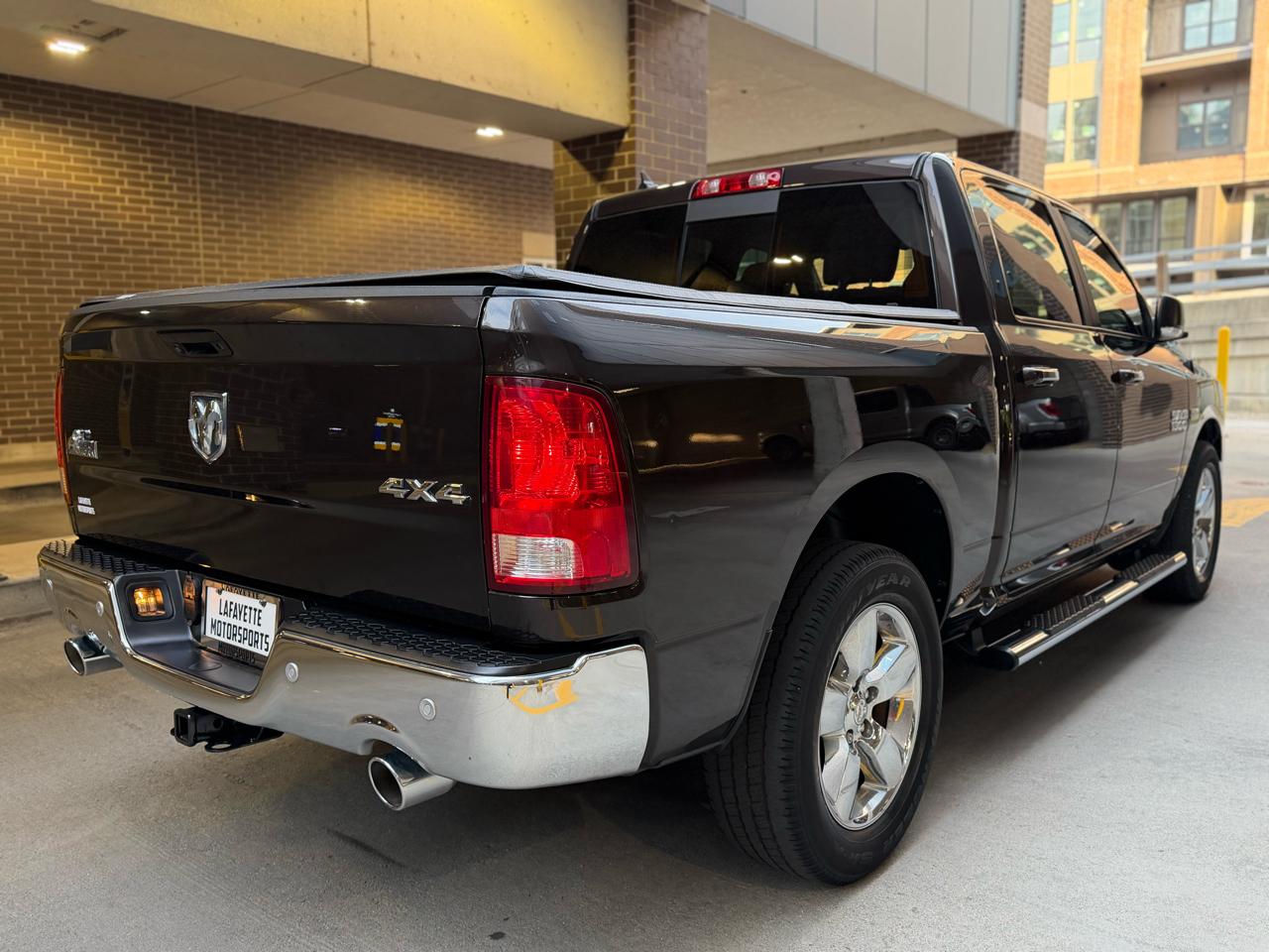 RAM 1500 SLT Crew Cab SWB 4WD 2017