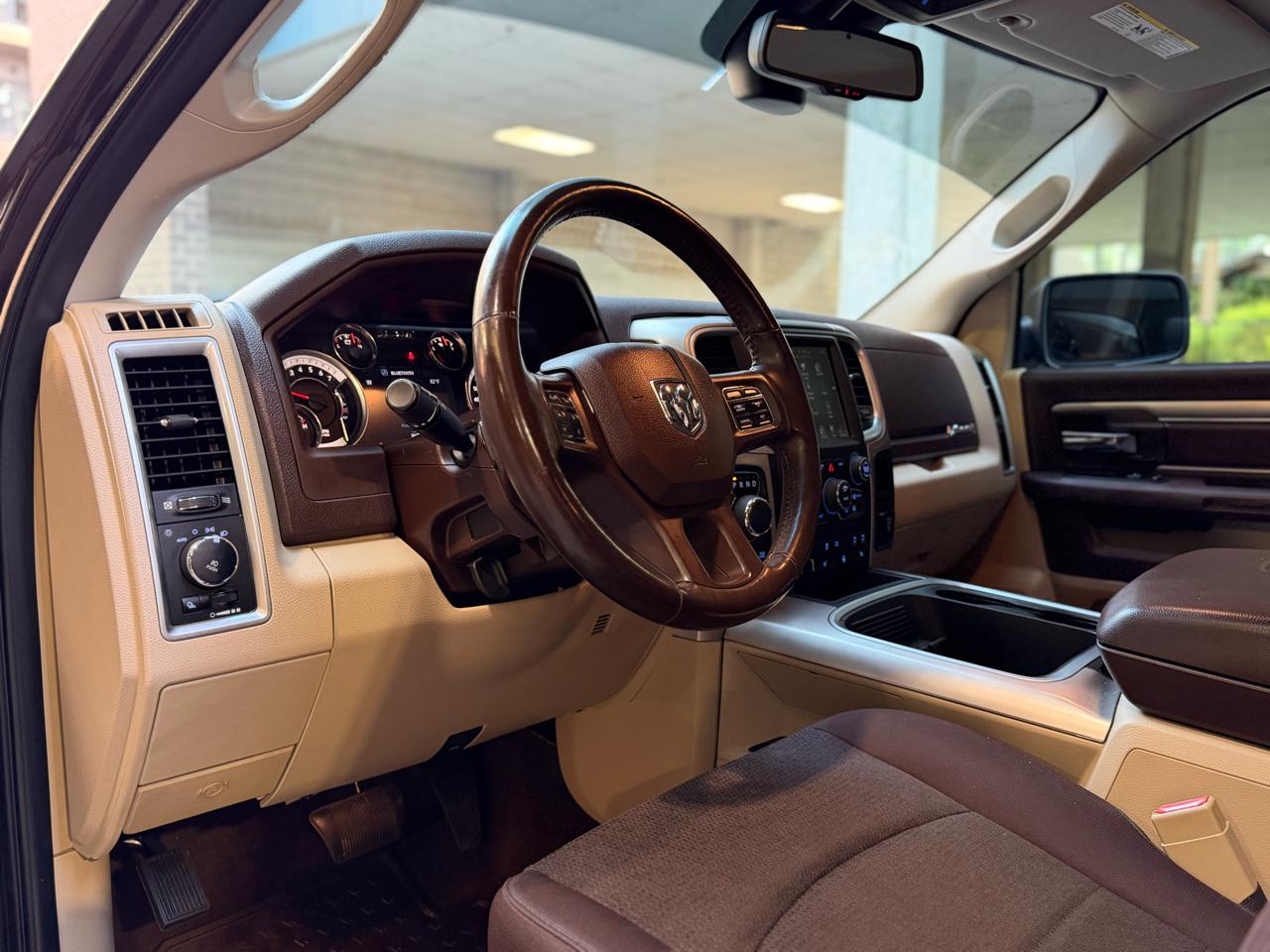 RAM 1500 SLT Crew Cab SWB 4WD 2017