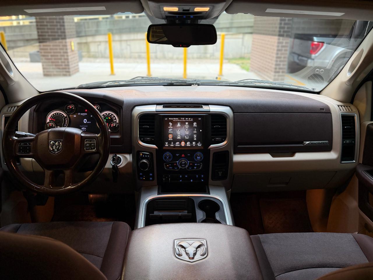 RAM 1500 SLT Crew Cab SWB 4WD 2017