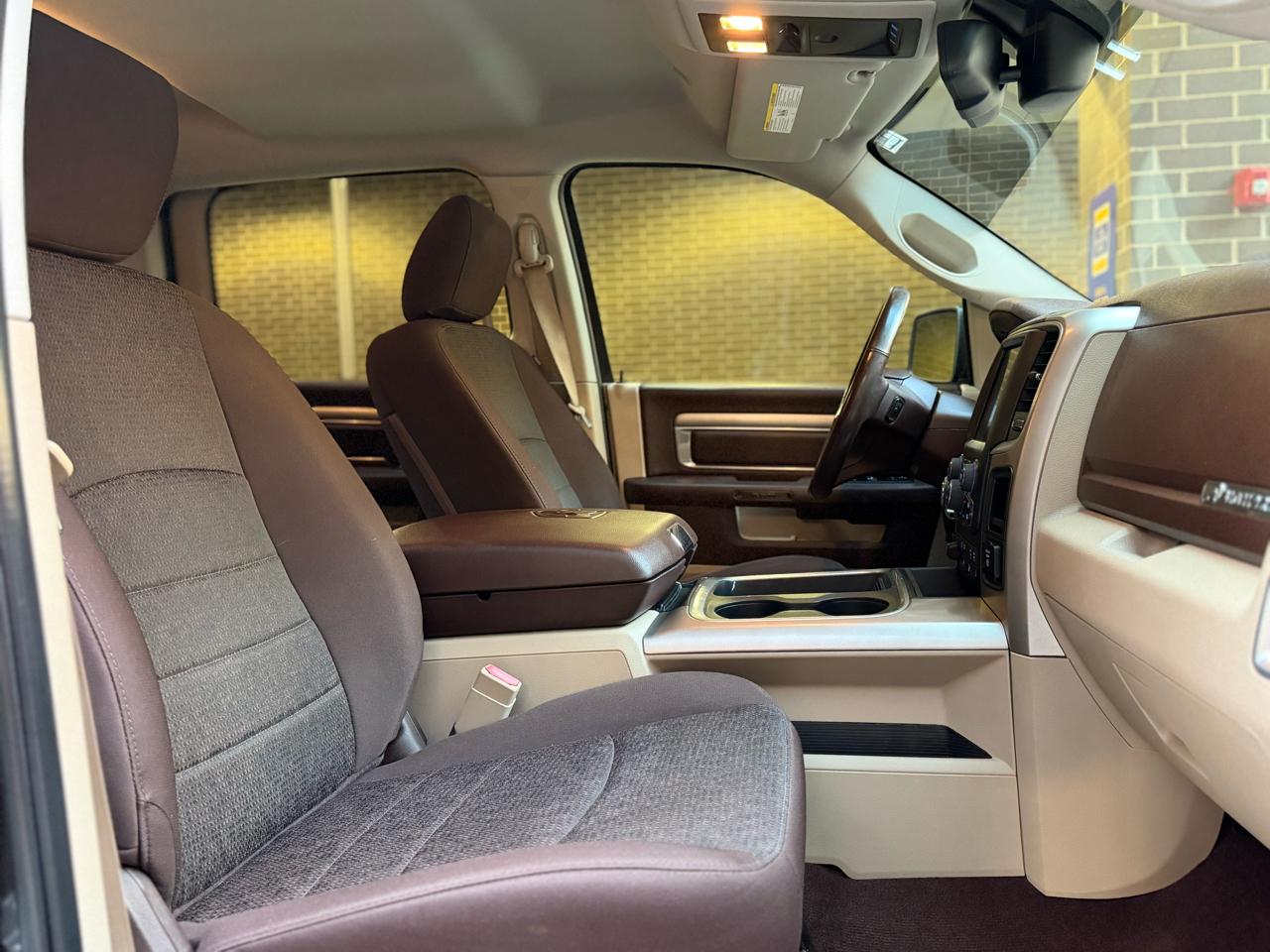 RAM 1500 SLT Crew Cab SWB 4WD 2017