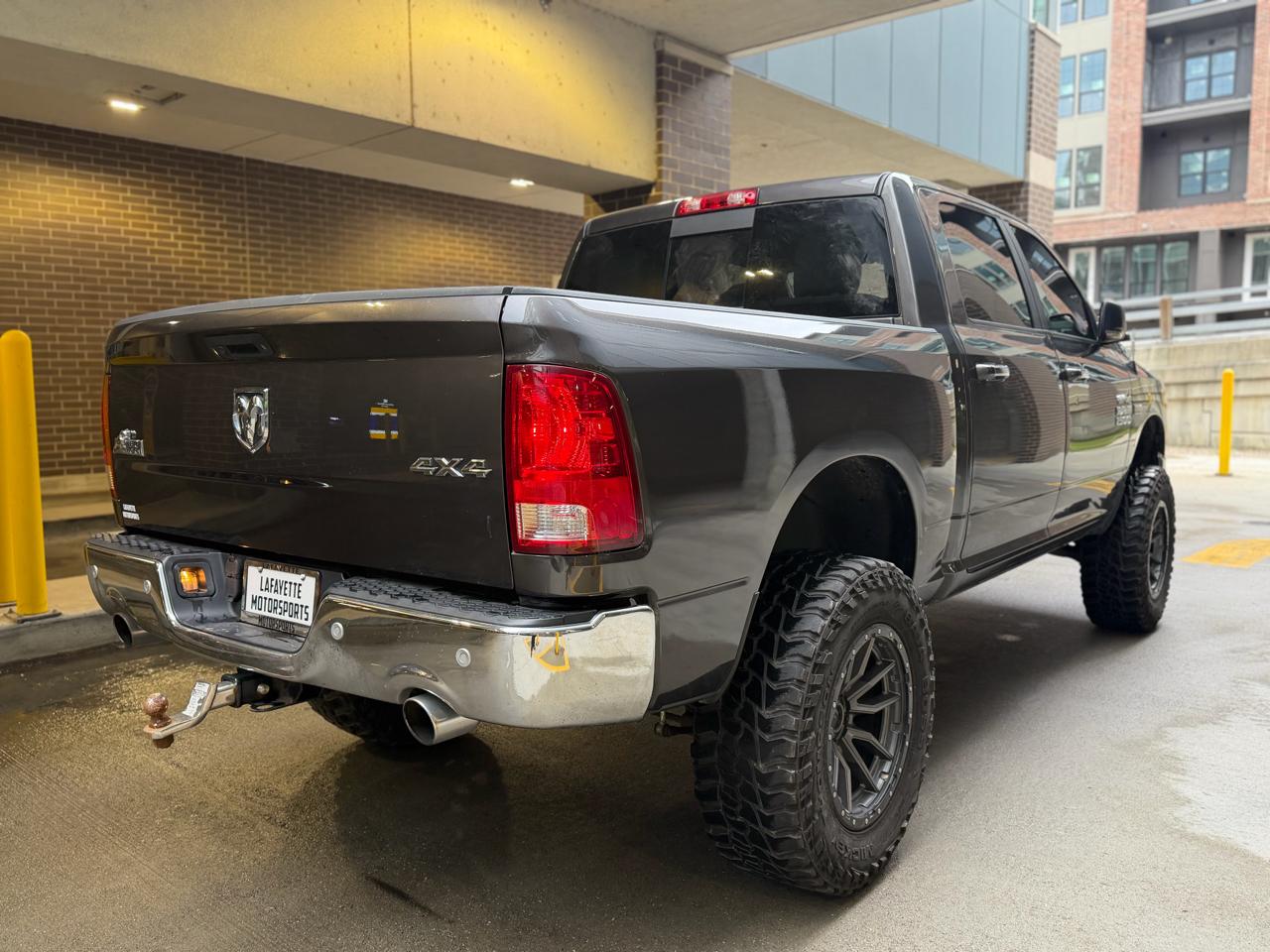 RAM 1500 SLT Crew Cab SWB 4WD 2017