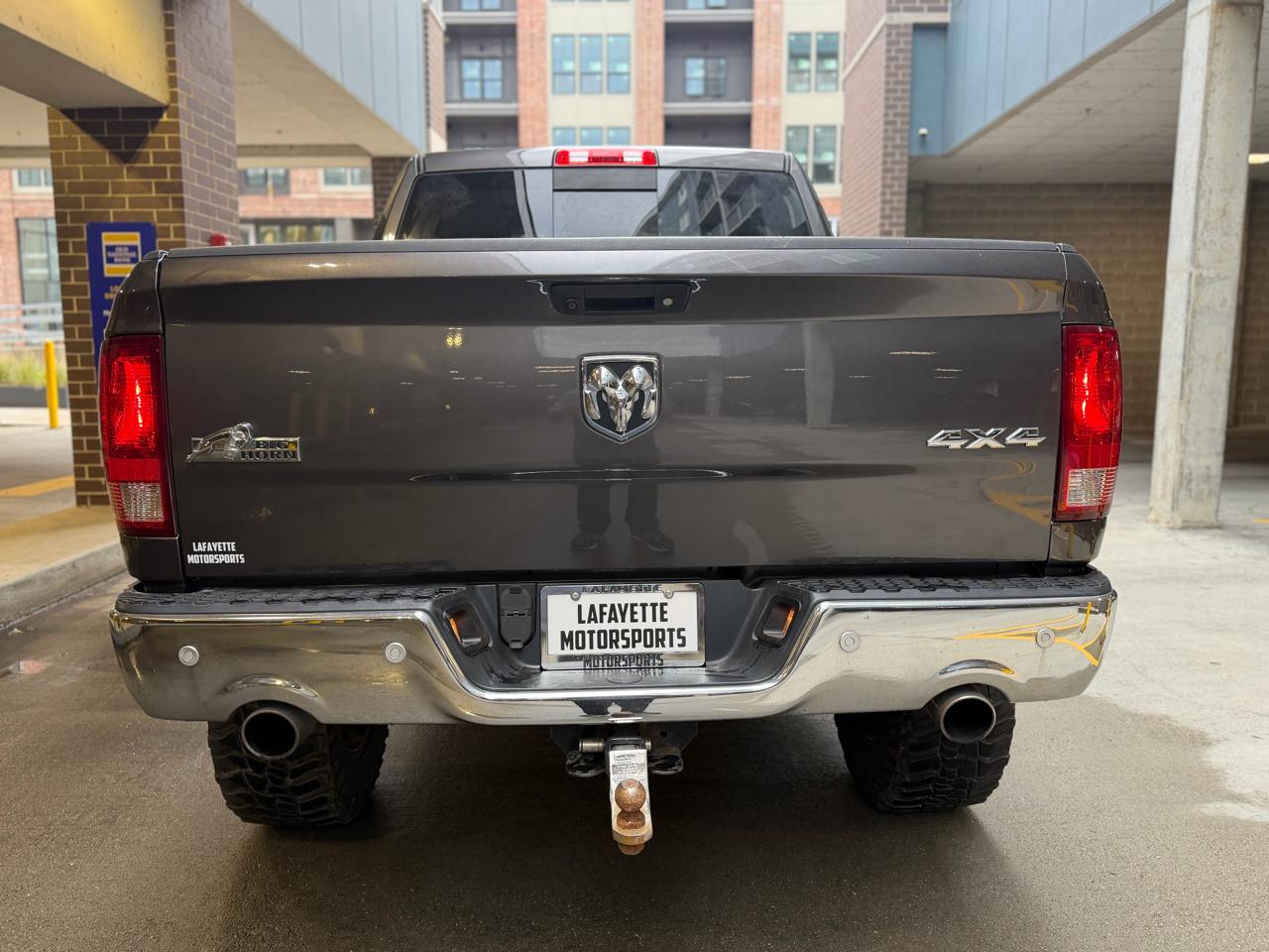 RAM 1500 SLT Crew Cab SWB 4WD 2017