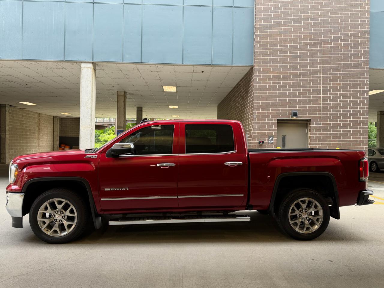 GMC Sierra 1500 SLT Crew Cab Short Box 4WD 2018