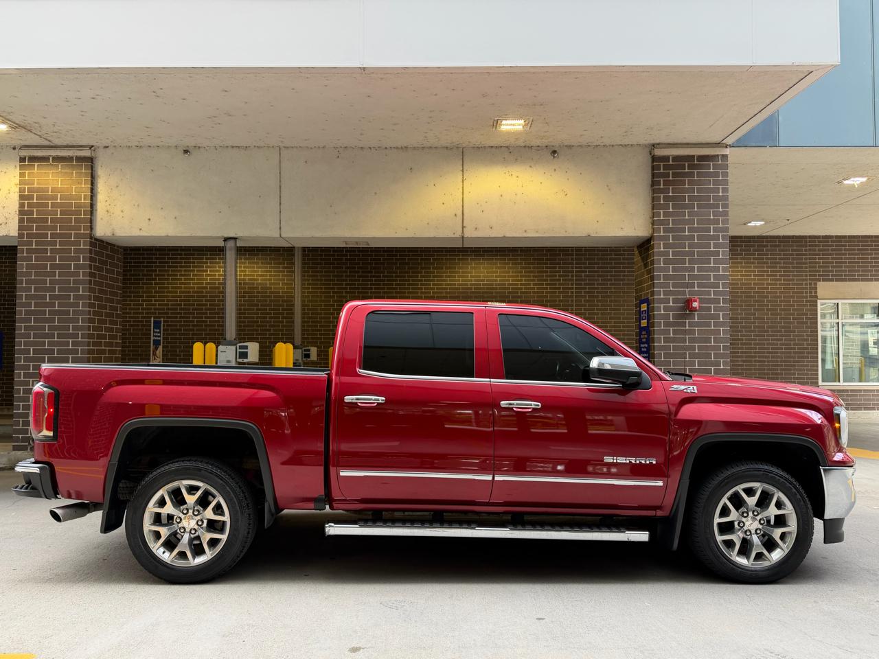 GMC Sierra 1500 SLT Crew Cab Short Box 4WD 2018