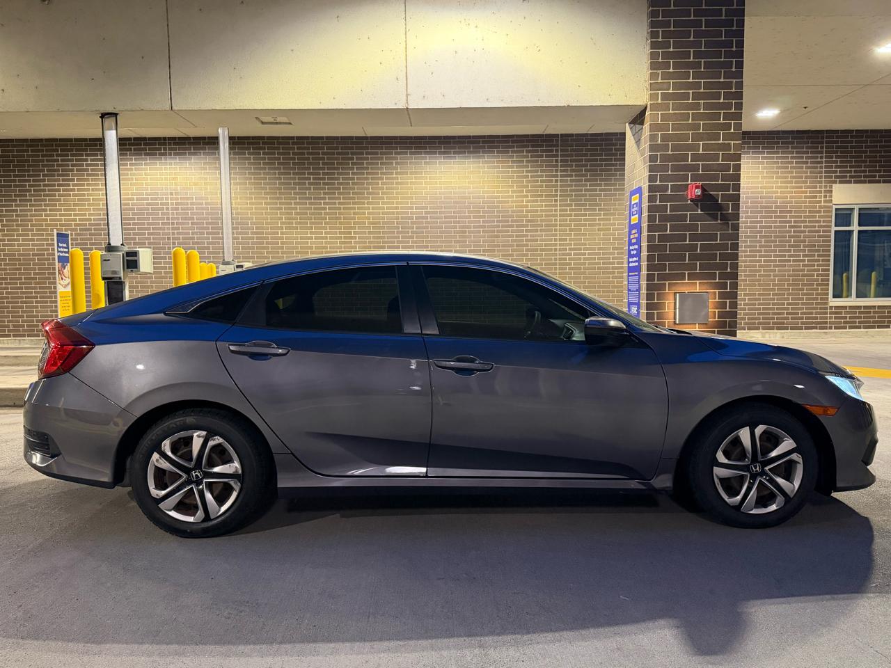 Honda Civic LX Sedan CVT 2016