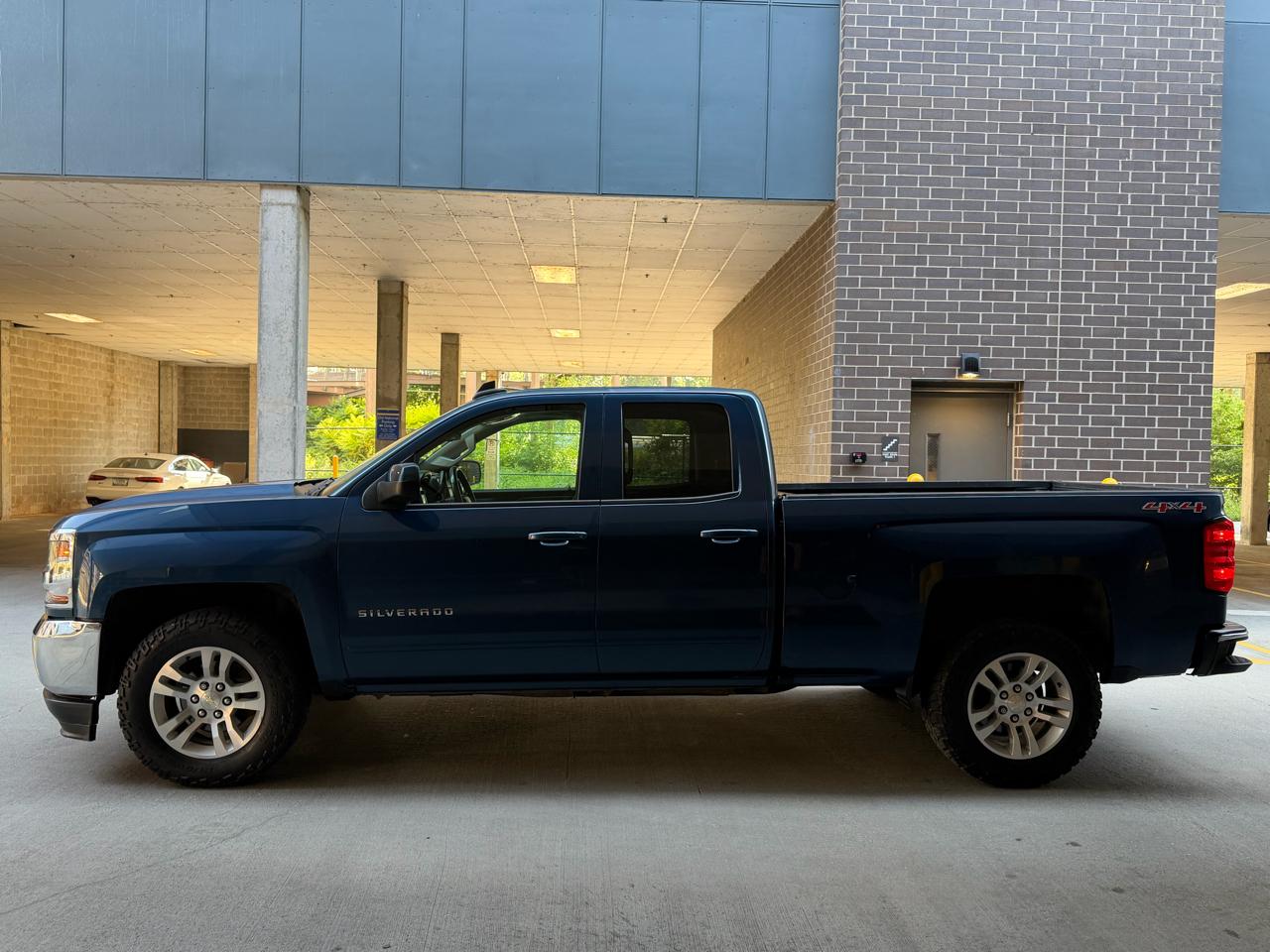 Chevrolet Silverado 1500 LT Double Cab 4WD 2017