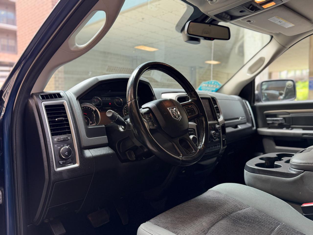 RAM 1500 Classic Tradesman Crew Cab SWB 4WD 2019