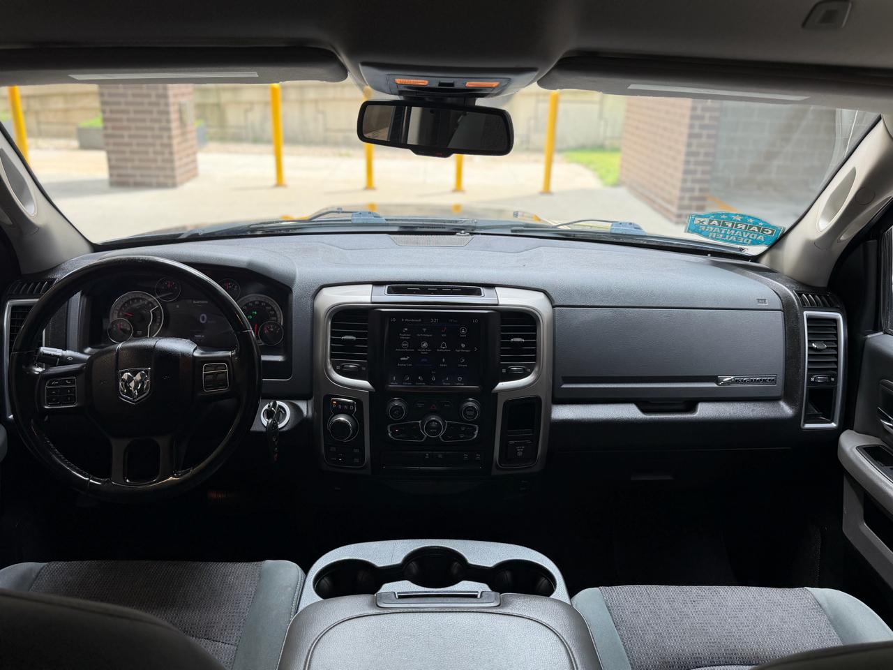 RAM 1500 Classic Tradesman Crew Cab SWB 4WD 2019