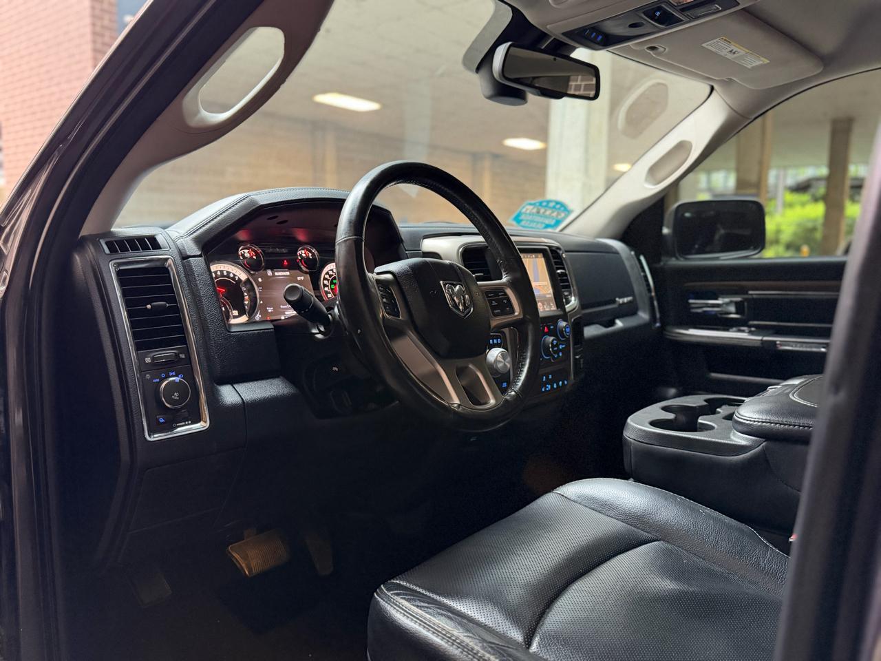 RAM 1500 Laramie Crew Cab SWB 4WD 2014