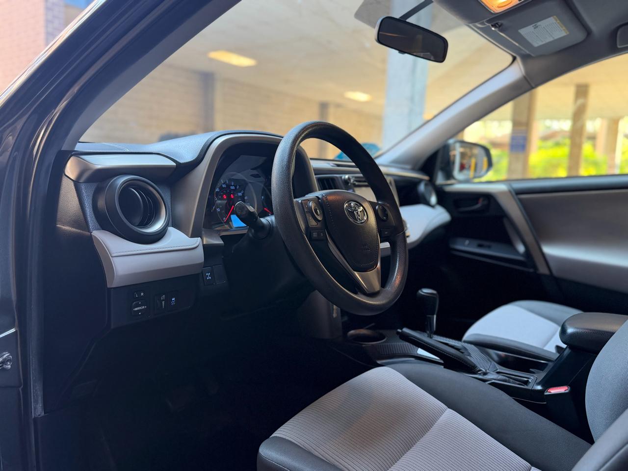 Toyota RAV4 LE AWD 2015
