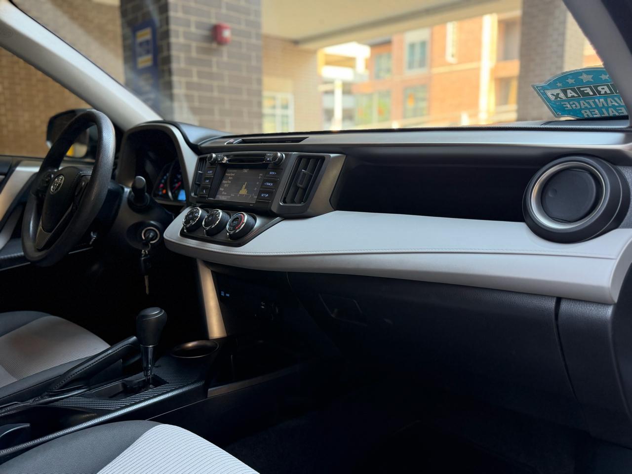 Toyota RAV4 LE AWD 2015