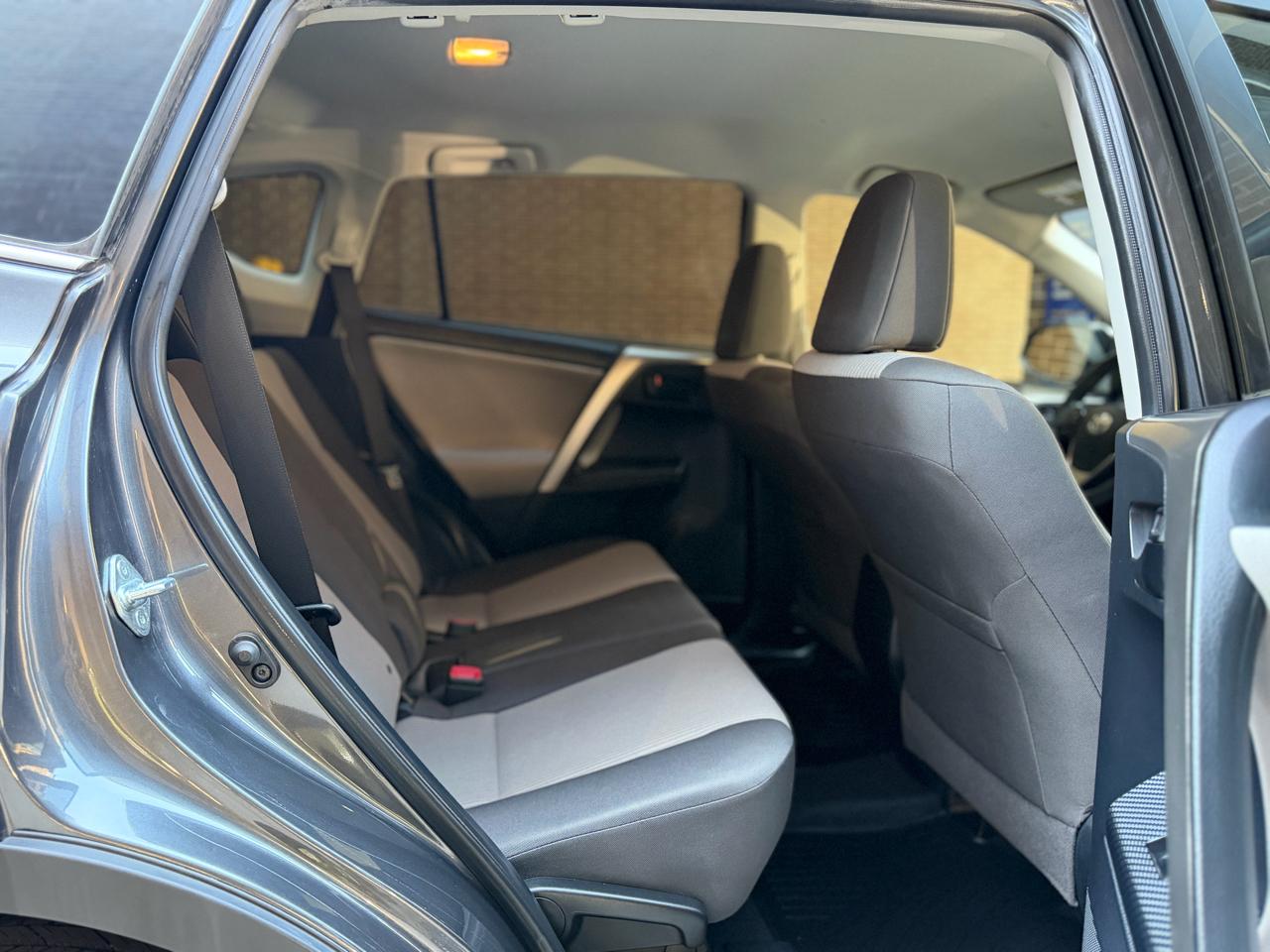Toyota RAV4 LE AWD 2015
