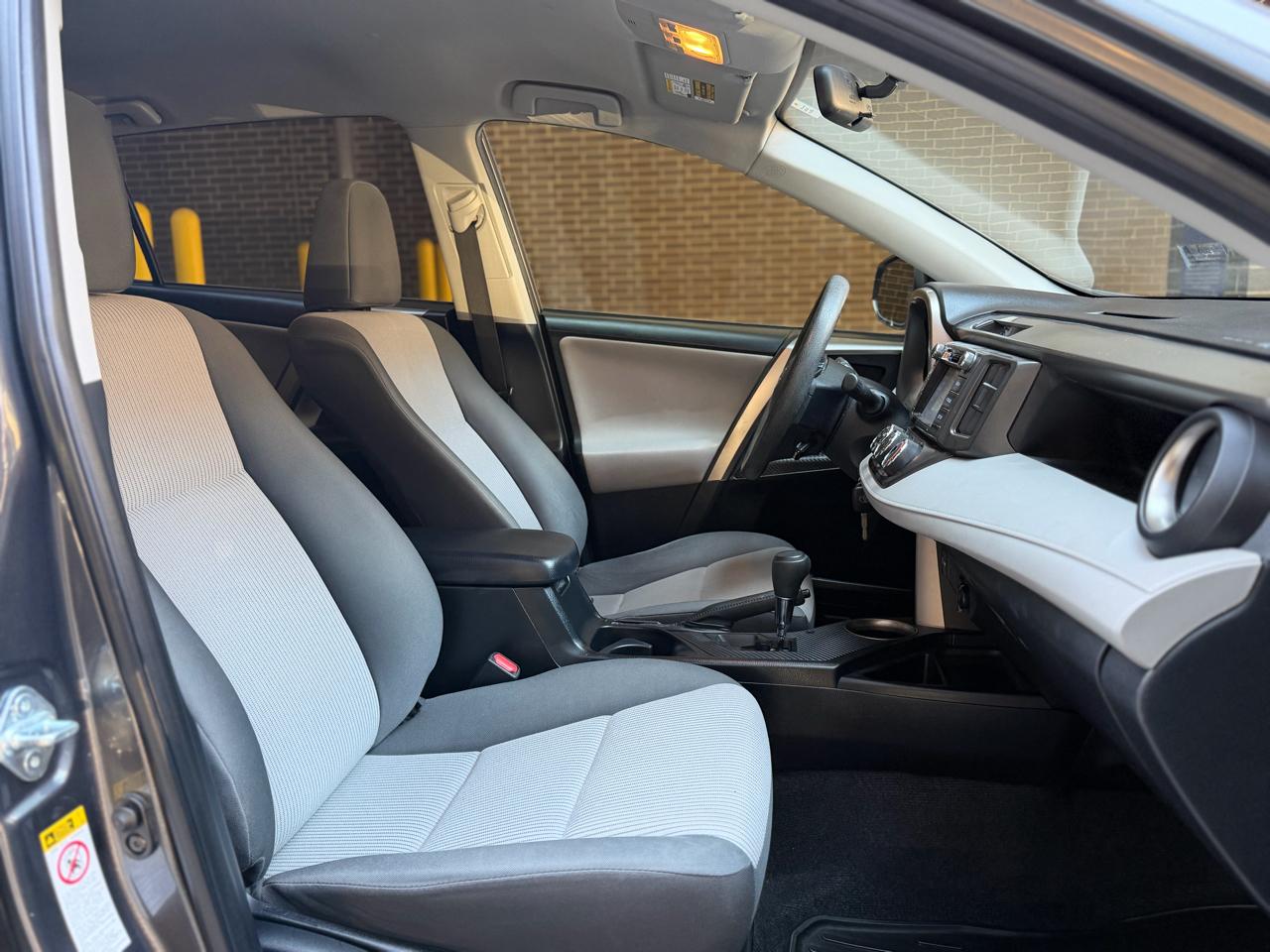 Toyota RAV4 LE AWD 2015
