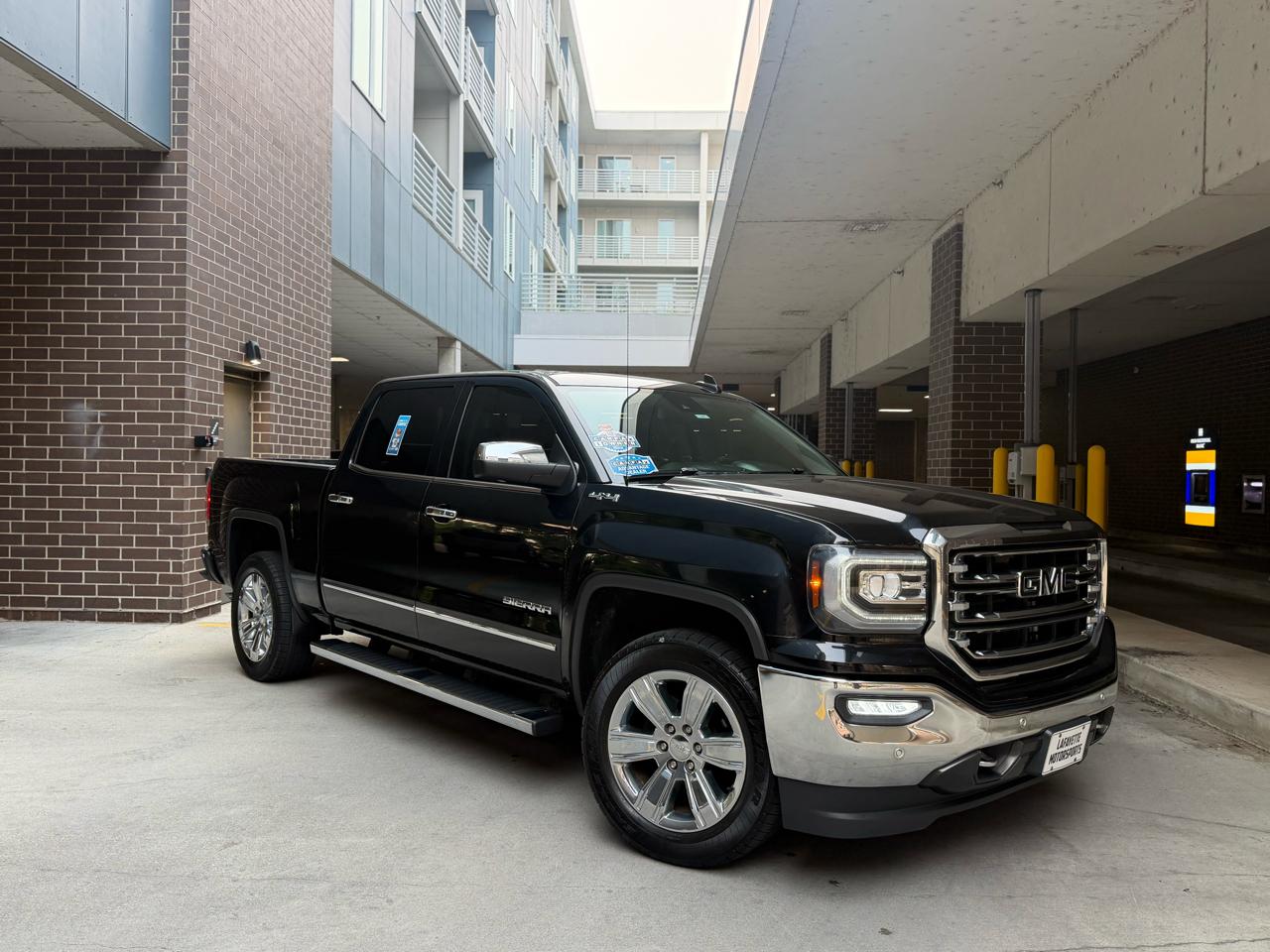 GMC Sierra 1500 SLT Crew Cab Short Box 4WD 2017