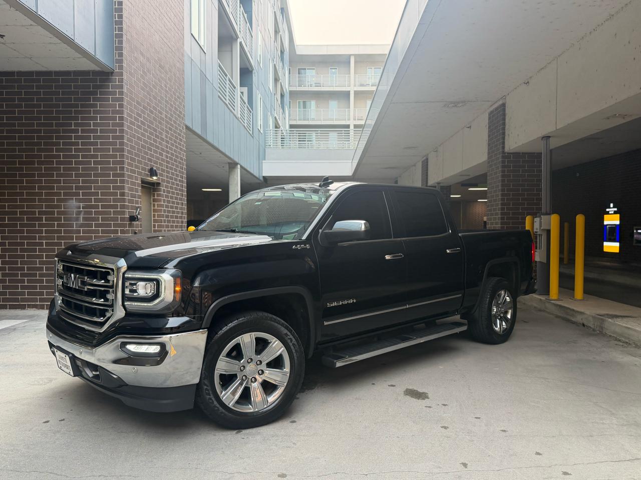 GMC Sierra 1500 SLT Crew Cab Short Box 4WD 2017