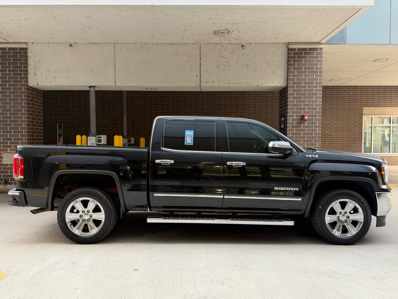 GMC Sierra 1500 SLT Crew Cab Short Box 4WD 2017