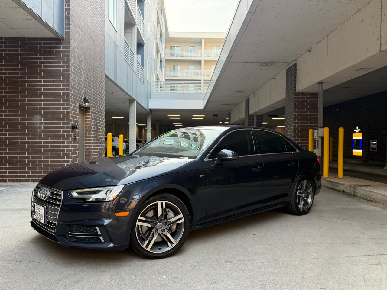 Audi A4 2.0T Premium Plus quattro Sedan 2017