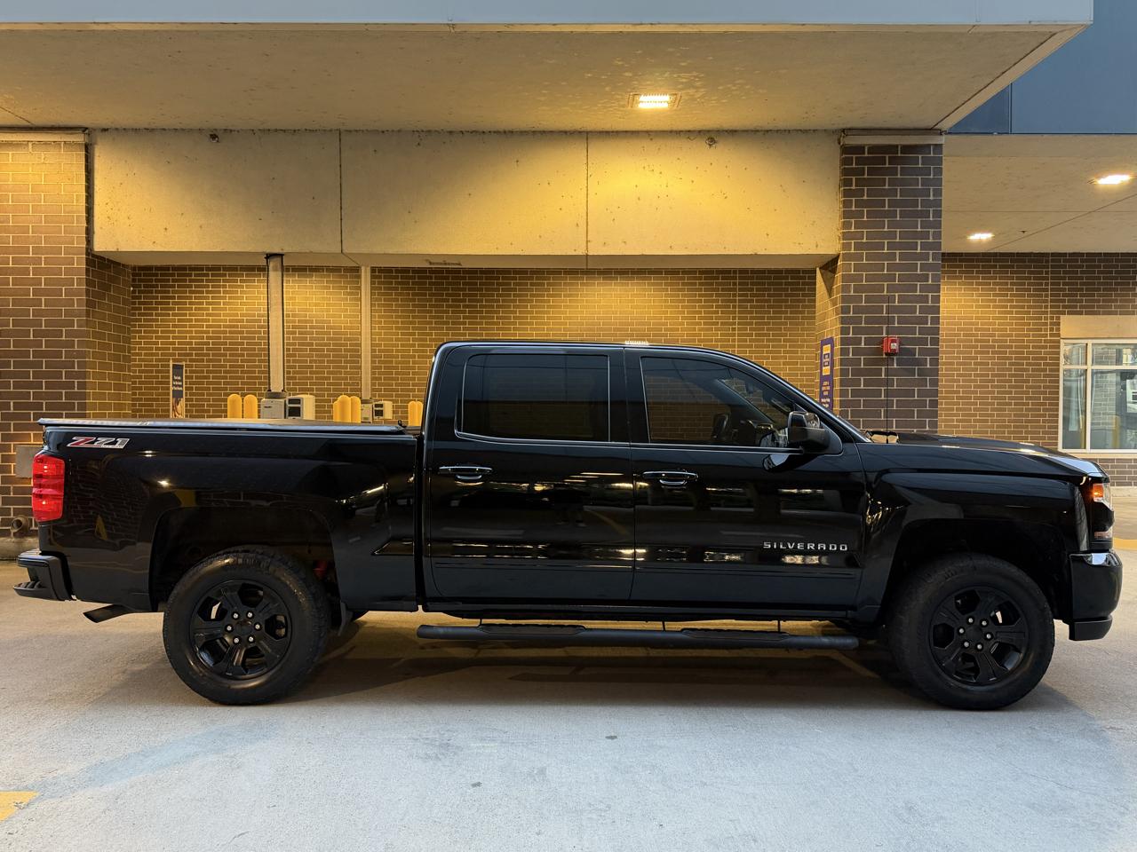 Chevrolet Silverado 1500 LT Crew Cab 4WD 2017