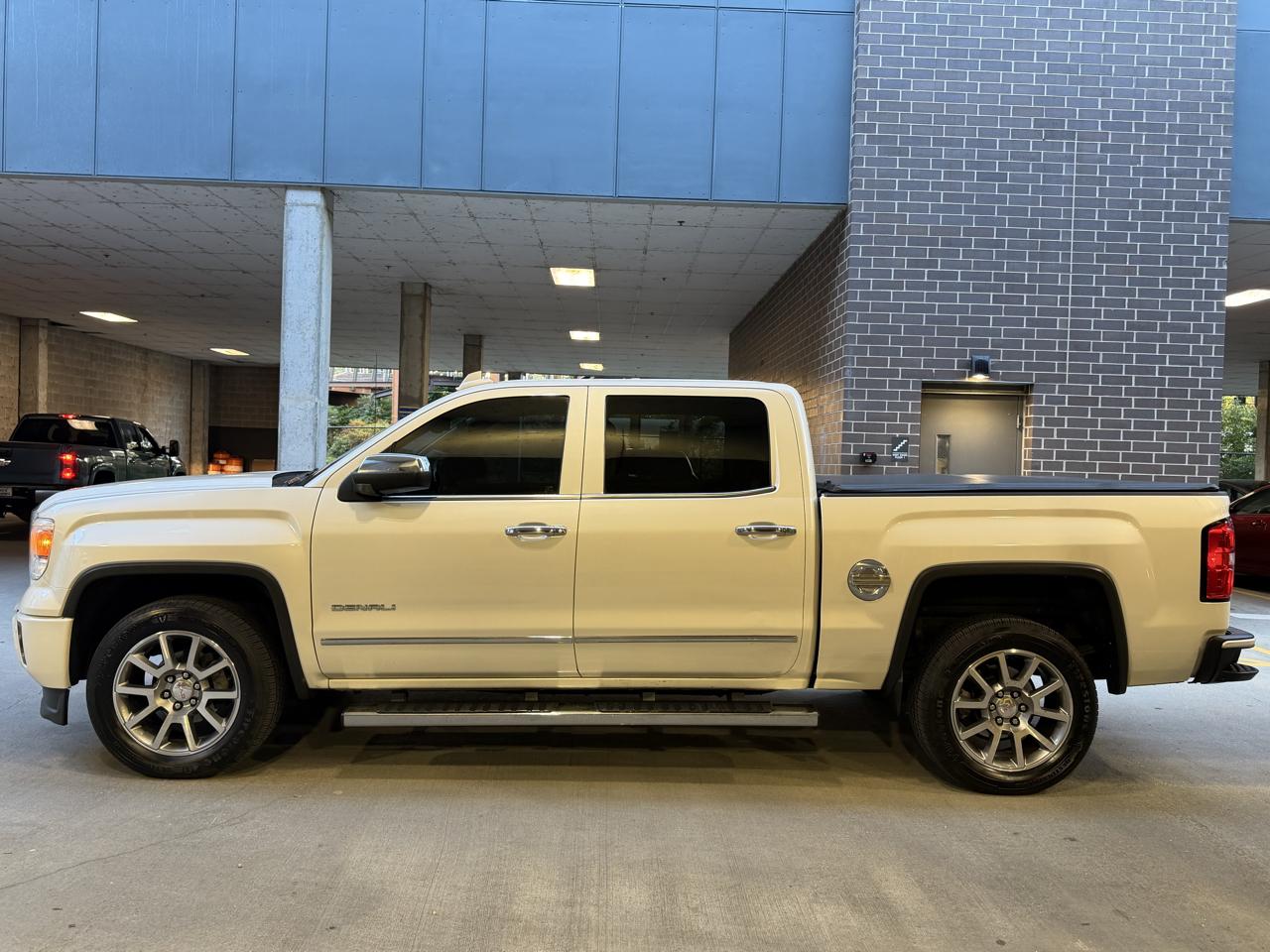 GMC Sierra 1500 Denali Crew Cab Long Box 4WD 2015