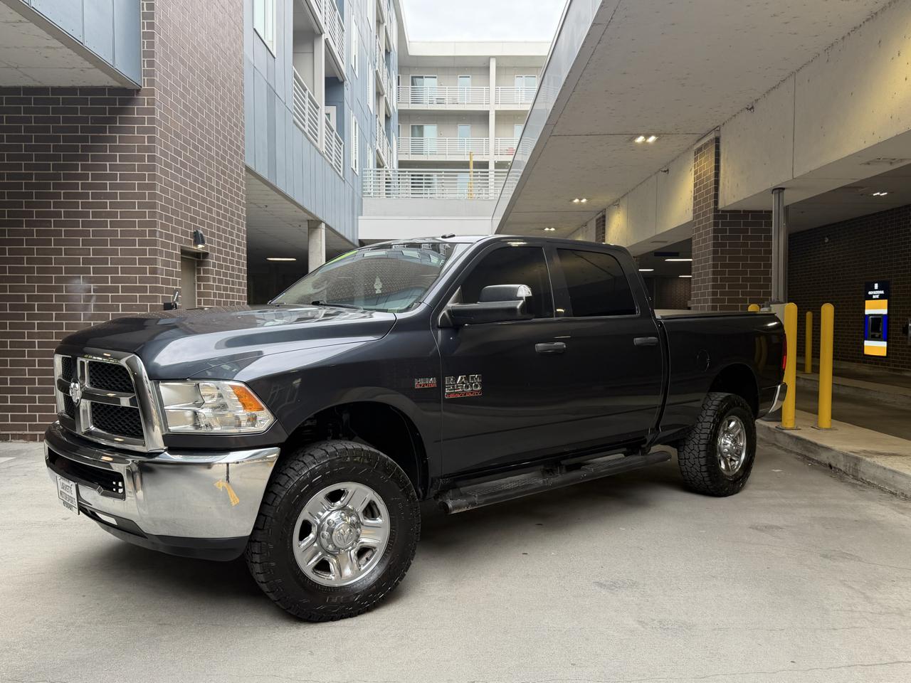 RAM 2500 Tradesman Crew Cab SWB 4WD 2017