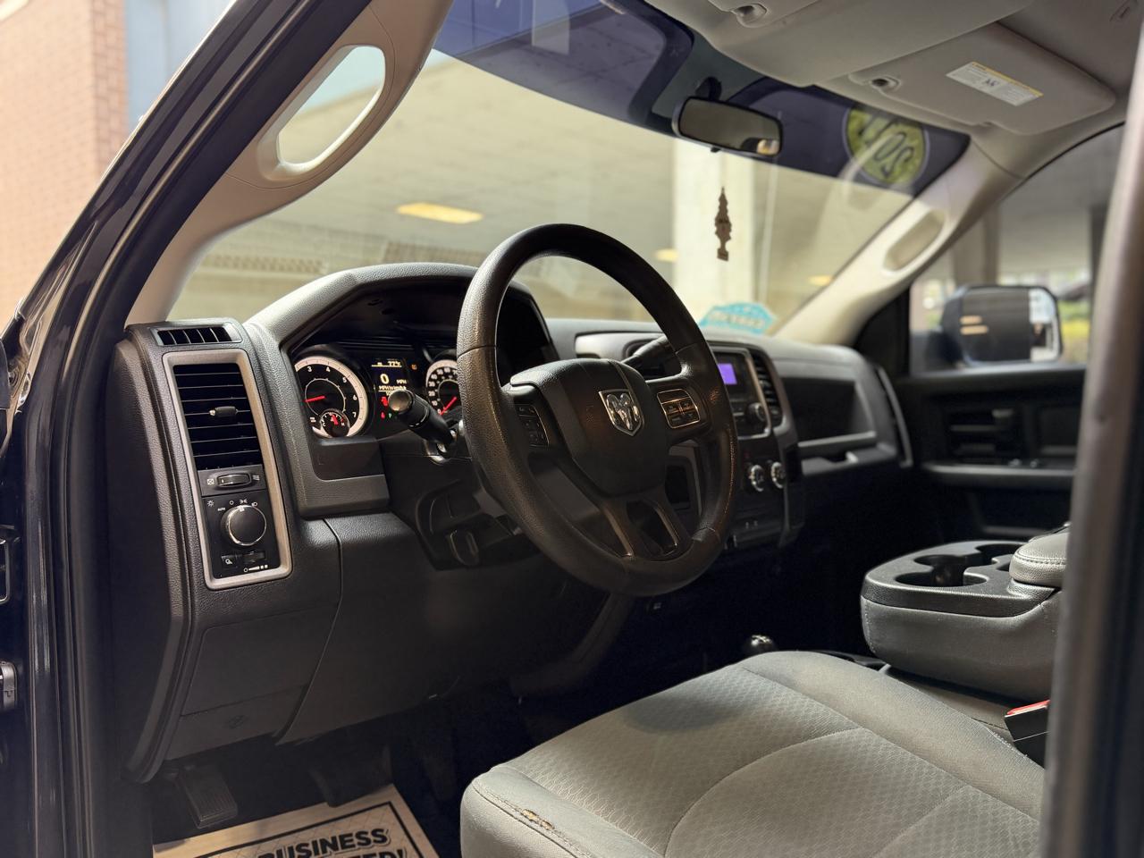 RAM 2500 Tradesman Crew Cab SWB 4WD 2017