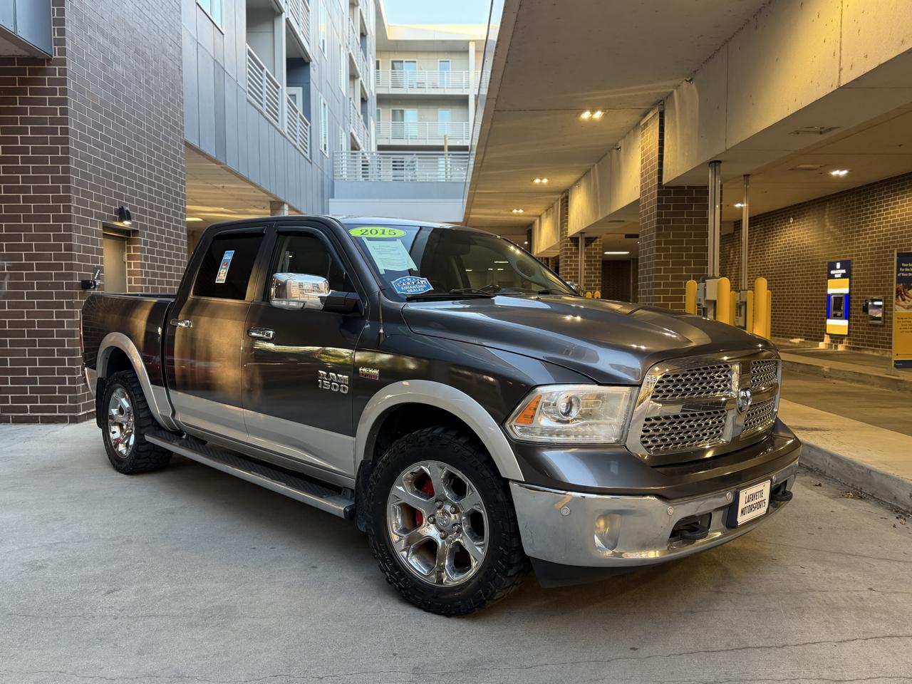 RAM 1500 Laramie Crew Cab SWB 4WD 2015