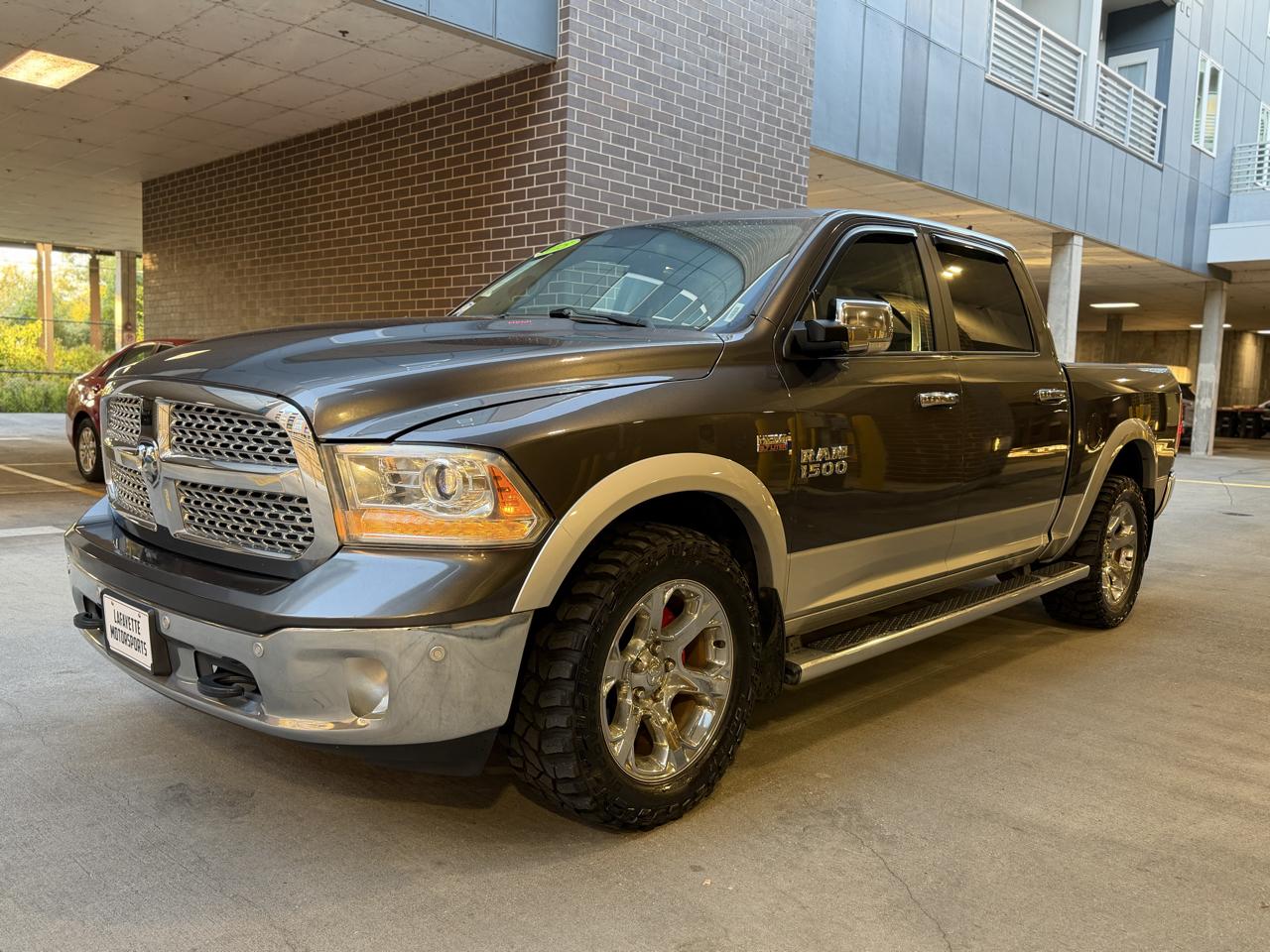 RAM 1500 Laramie Crew Cab SWB 4WD 2015