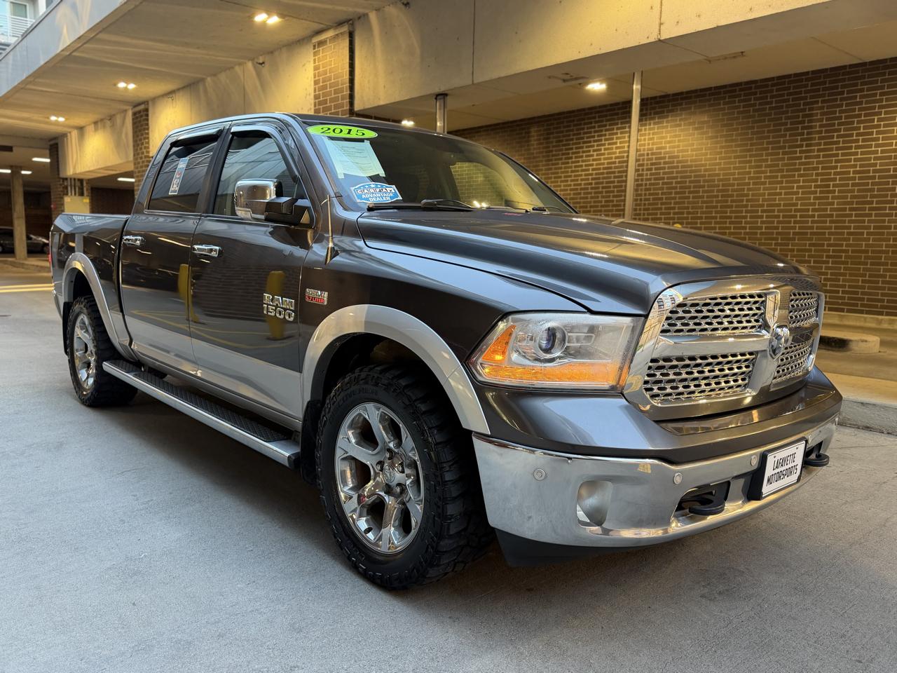 RAM 1500 Laramie Crew Cab SWB 4WD 2015