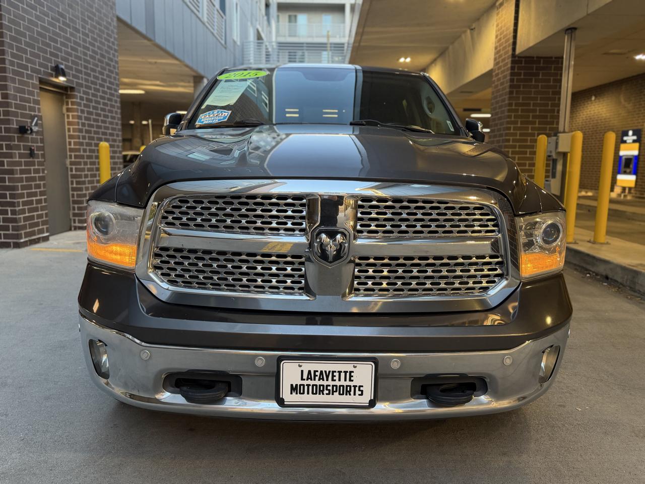 RAM 1500 Laramie Crew Cab SWB 4WD 2015