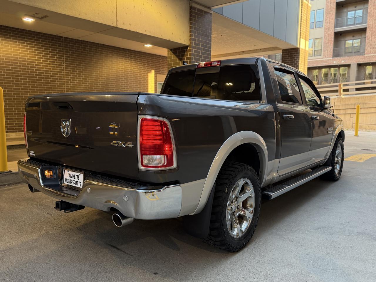 RAM 1500 Laramie Crew Cab SWB 4WD 2015