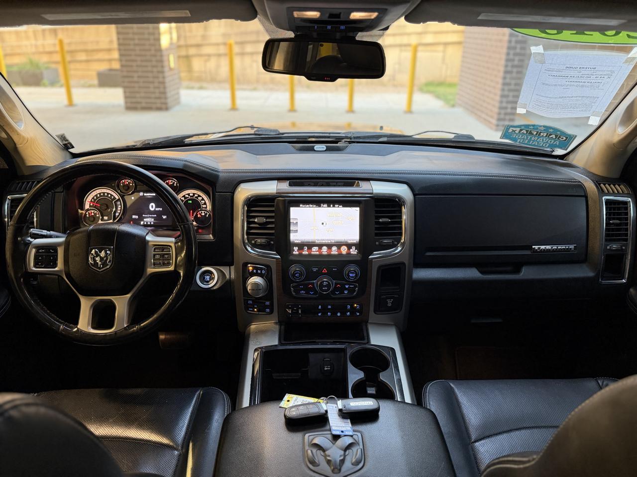 RAM 1500 Laramie Crew Cab SWB 4WD 2015