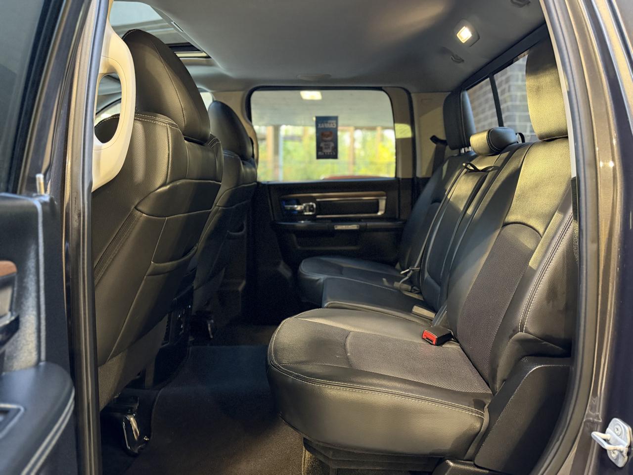 RAM 1500 Laramie Crew Cab SWB 4WD 2015